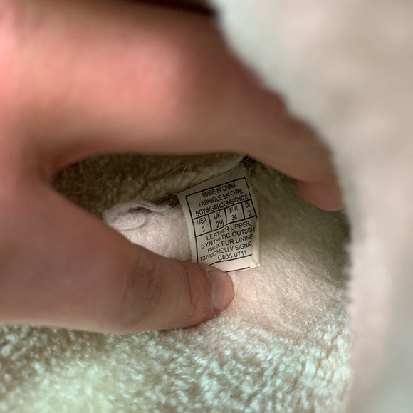 GUESS Kids Fur-Lined Monogram Winter Fall Boots - Picture 6 of 9